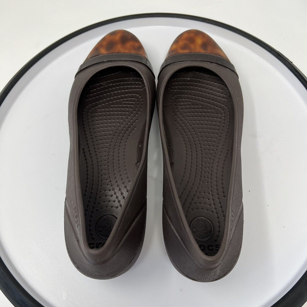 CROCS Brown Tortoise Shell Cap Toe Flats Slip On Shoes 15507 Women's Size 9 - Picture 5 of 7